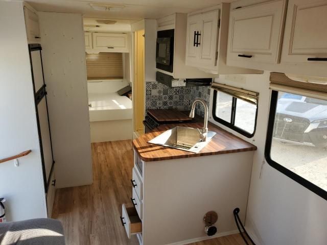2005 Four Winds 2005 Ford Econoline E450 Super Duty Cutaway Van