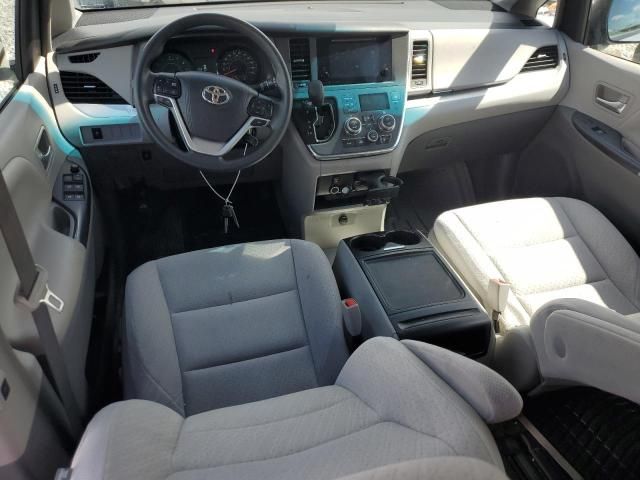2016 Toyota Sienna LE