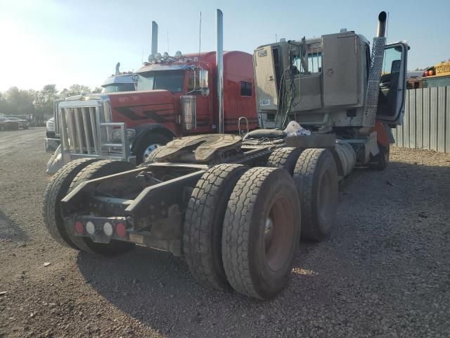 2020 Kenworth T880 Semi Truck
