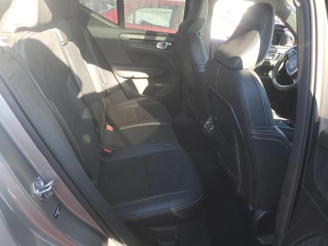 2022 Volvo Xc40 T5 R-design