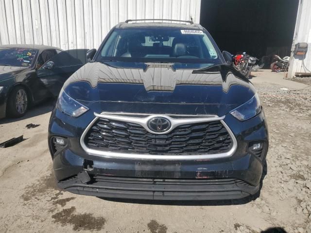 2022 Toyota Highlander xle