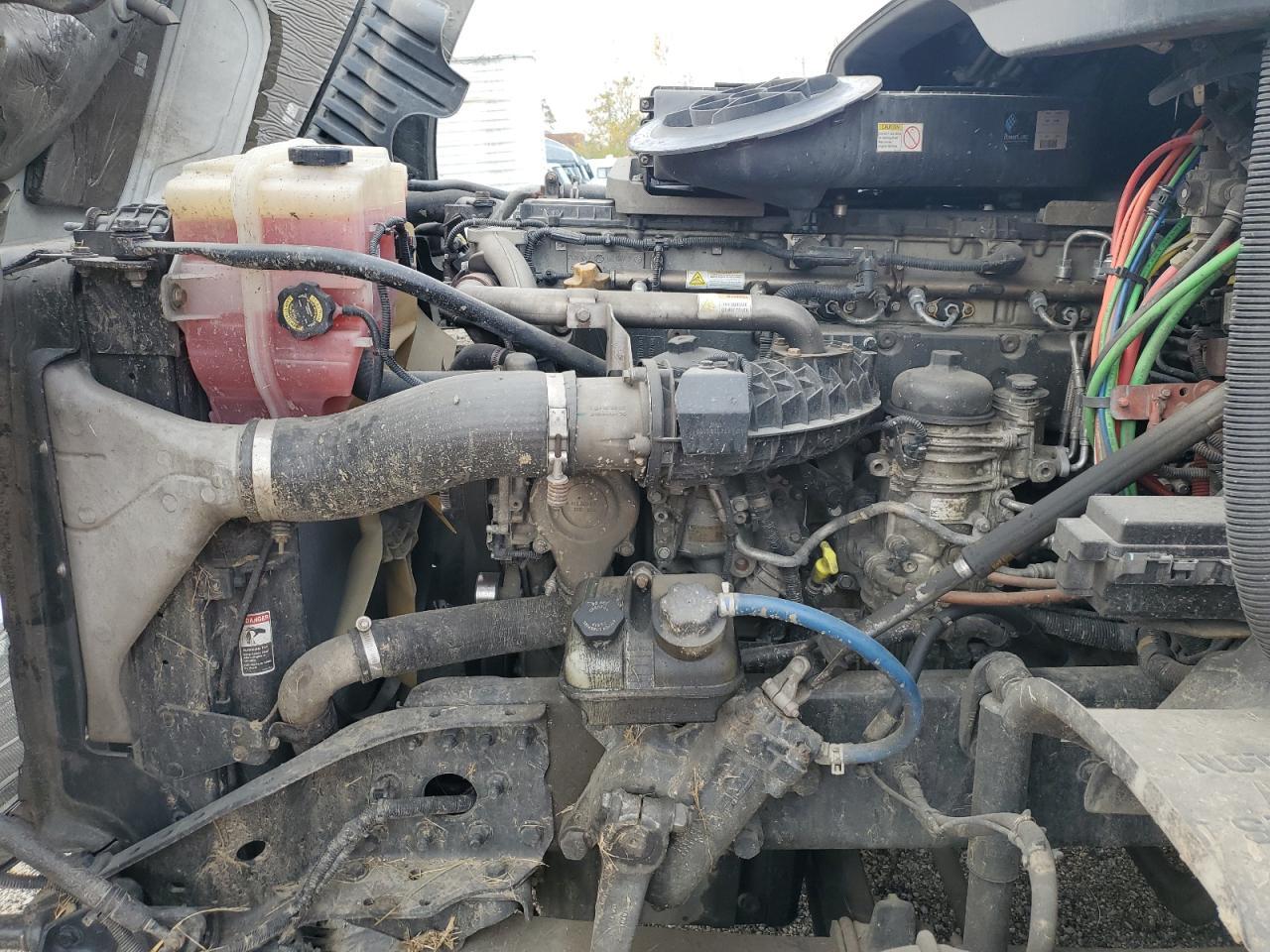 2018 Freigliner 2018 Freightliner Cascadia 125 Semi Truck