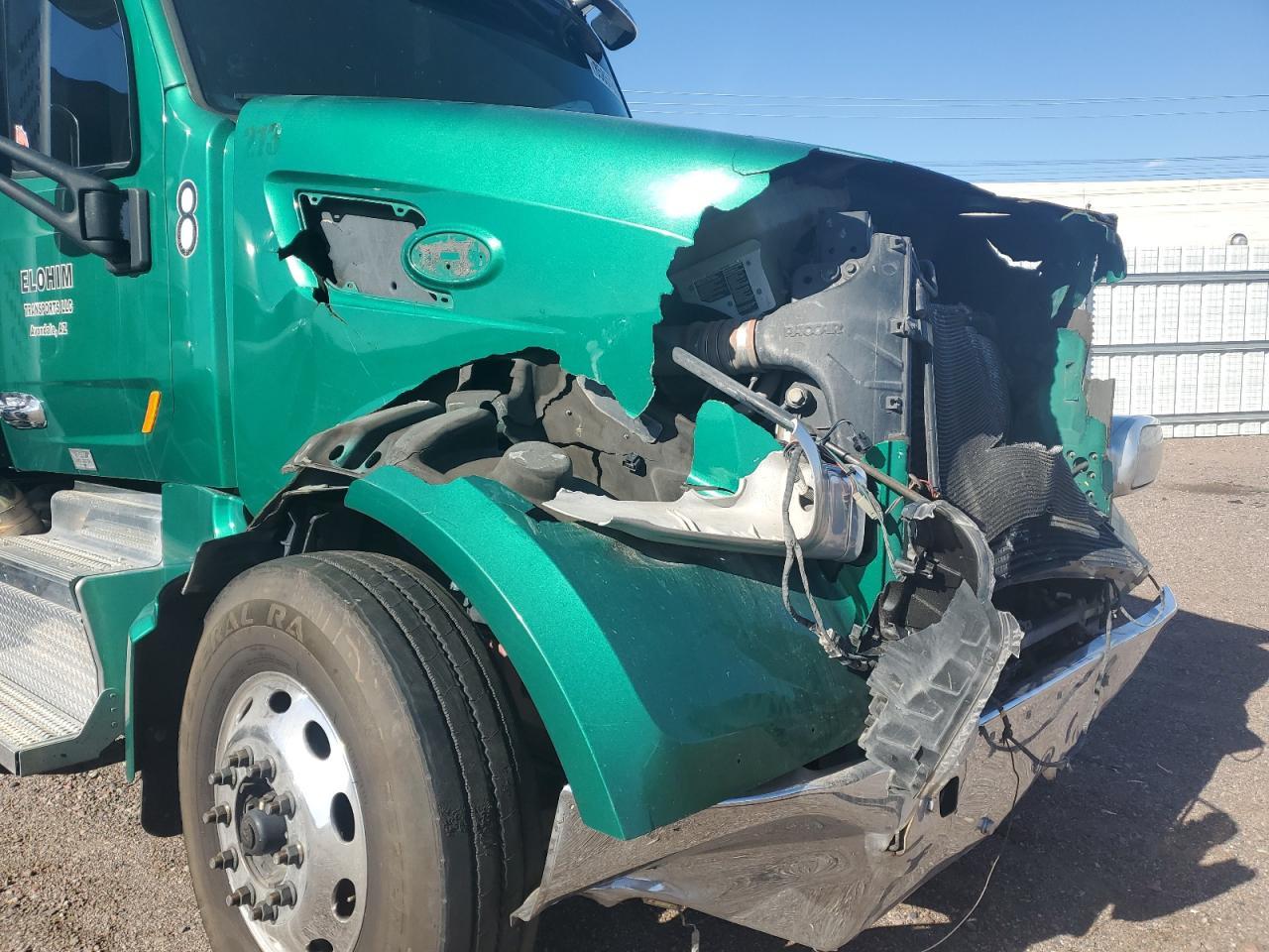 2021 Peterbilt 567 Semi Truck