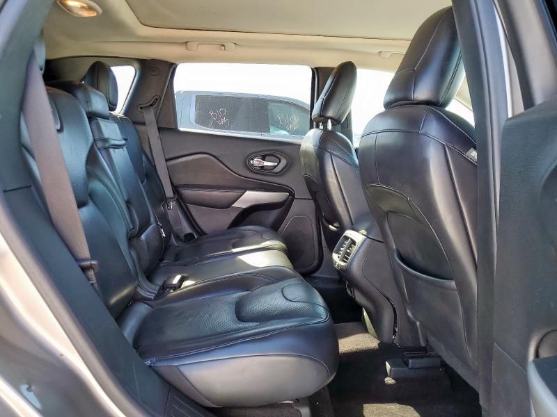 2016 Jeep Cherokee Overland