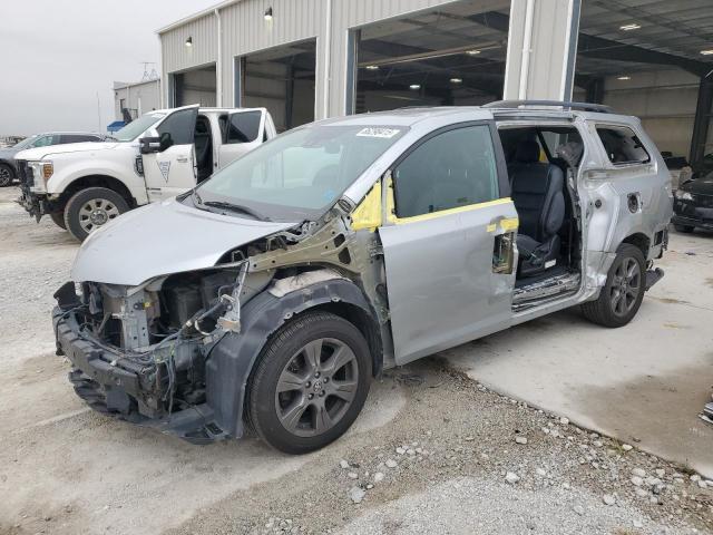 2019 Toyota Sienna se
