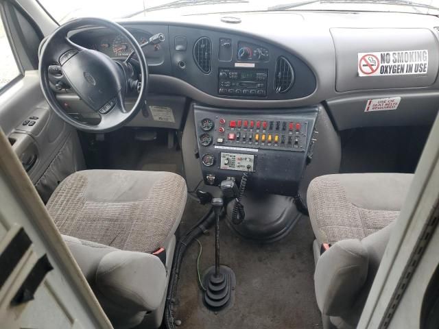 1999 Ford Econoline E450 Super Duty Cutaway Van RV