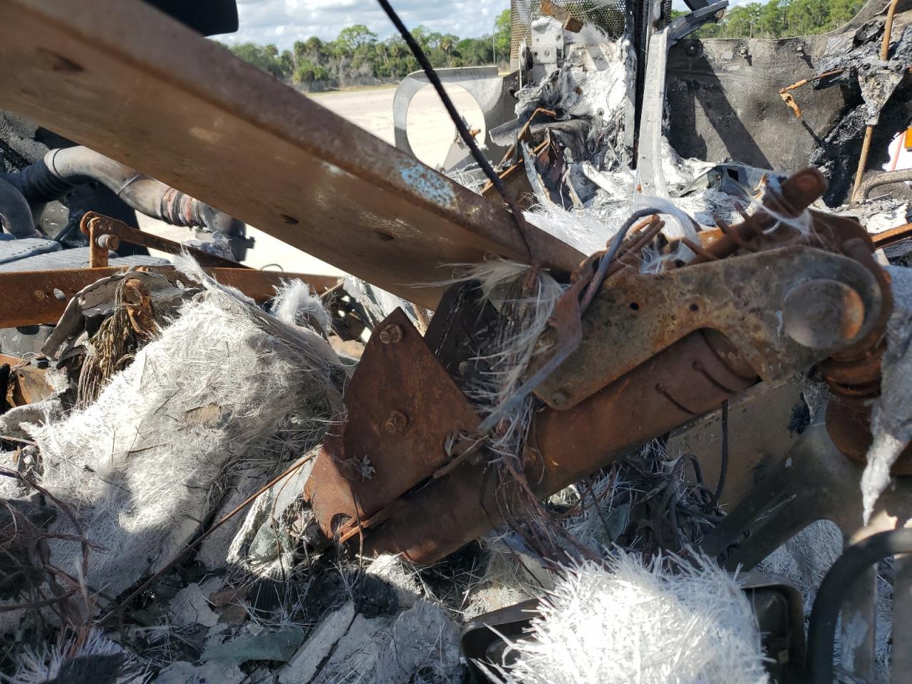 2001 Kenworth W900 Semi Truck