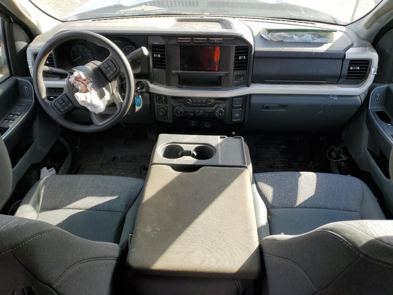 2024 Ford Super Duty F-550 XLT