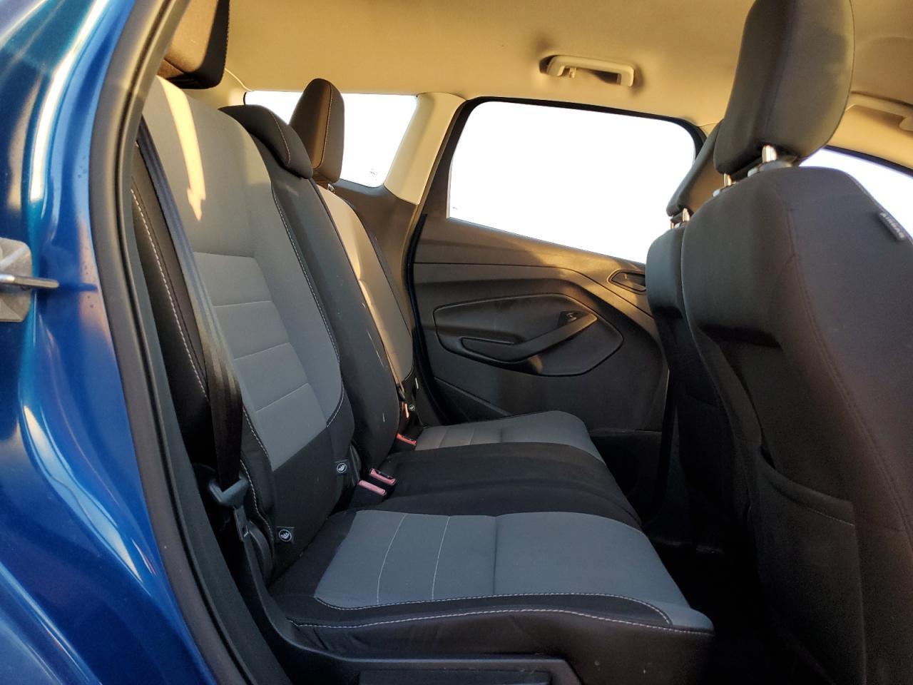 2019 Ford Escape s