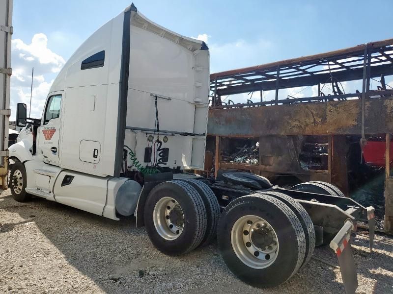 2016 Kenworth Construction T680