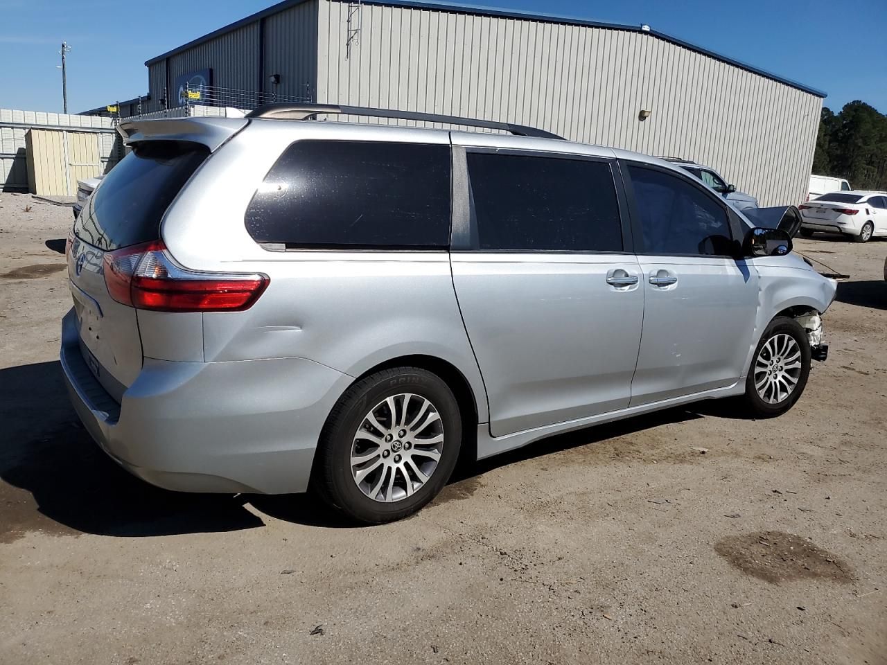2020 Toyota Sienna xle