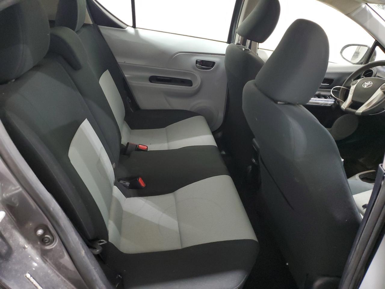 2013 Toyota Prius c