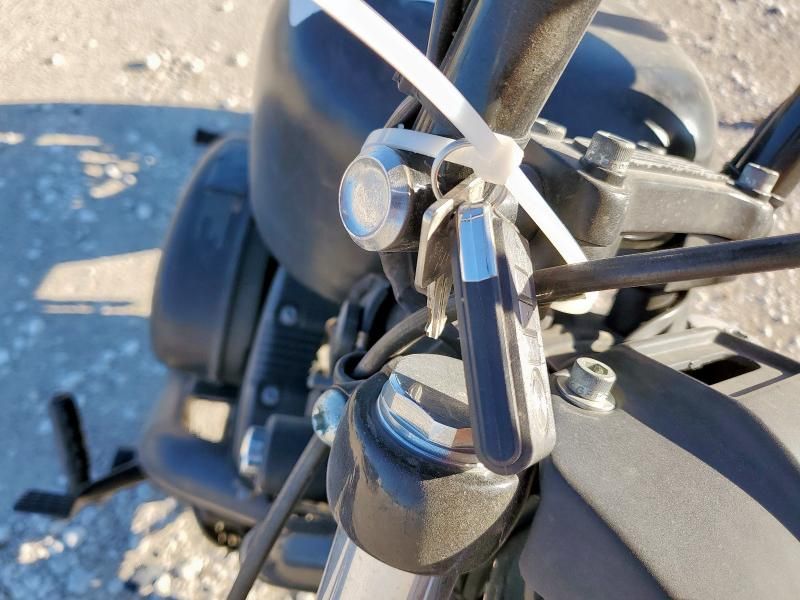 2010 Harley-Davidson XL883 N