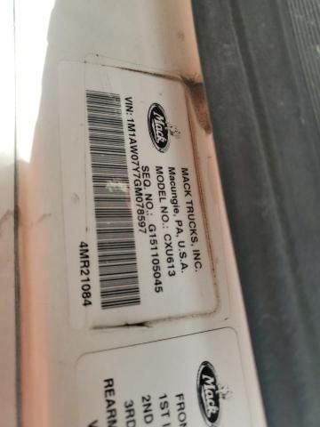 2016 Mack CXU613 Semi Truck