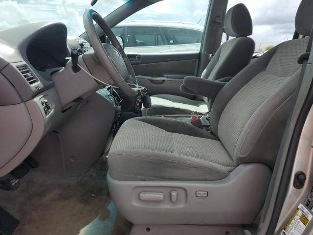 2010 Toyota Sienna CE