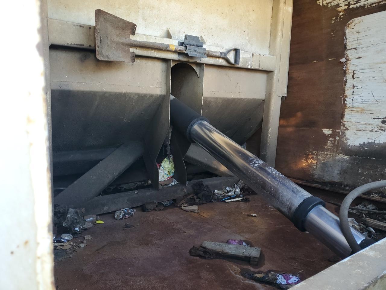 2019 Peterbilt Tractor 2019 Peterbilt 520 Refuse Truck