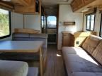 2002 Chev Rolet Chinook Cascade Class B