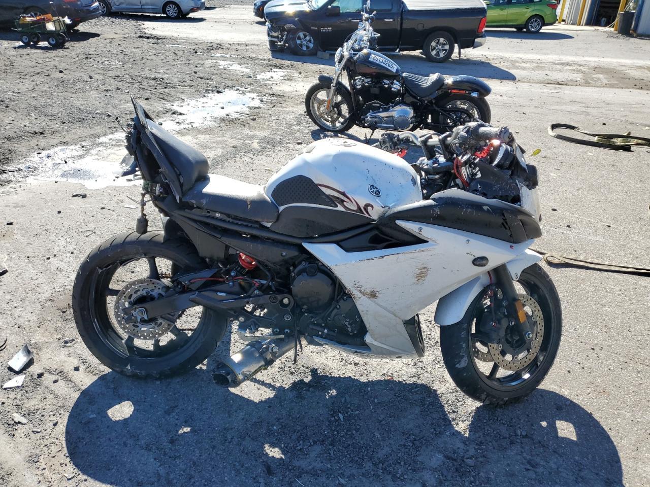 2009 Yamaha FZ6 R