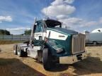 2013 Kenworth T800 Semi Truck