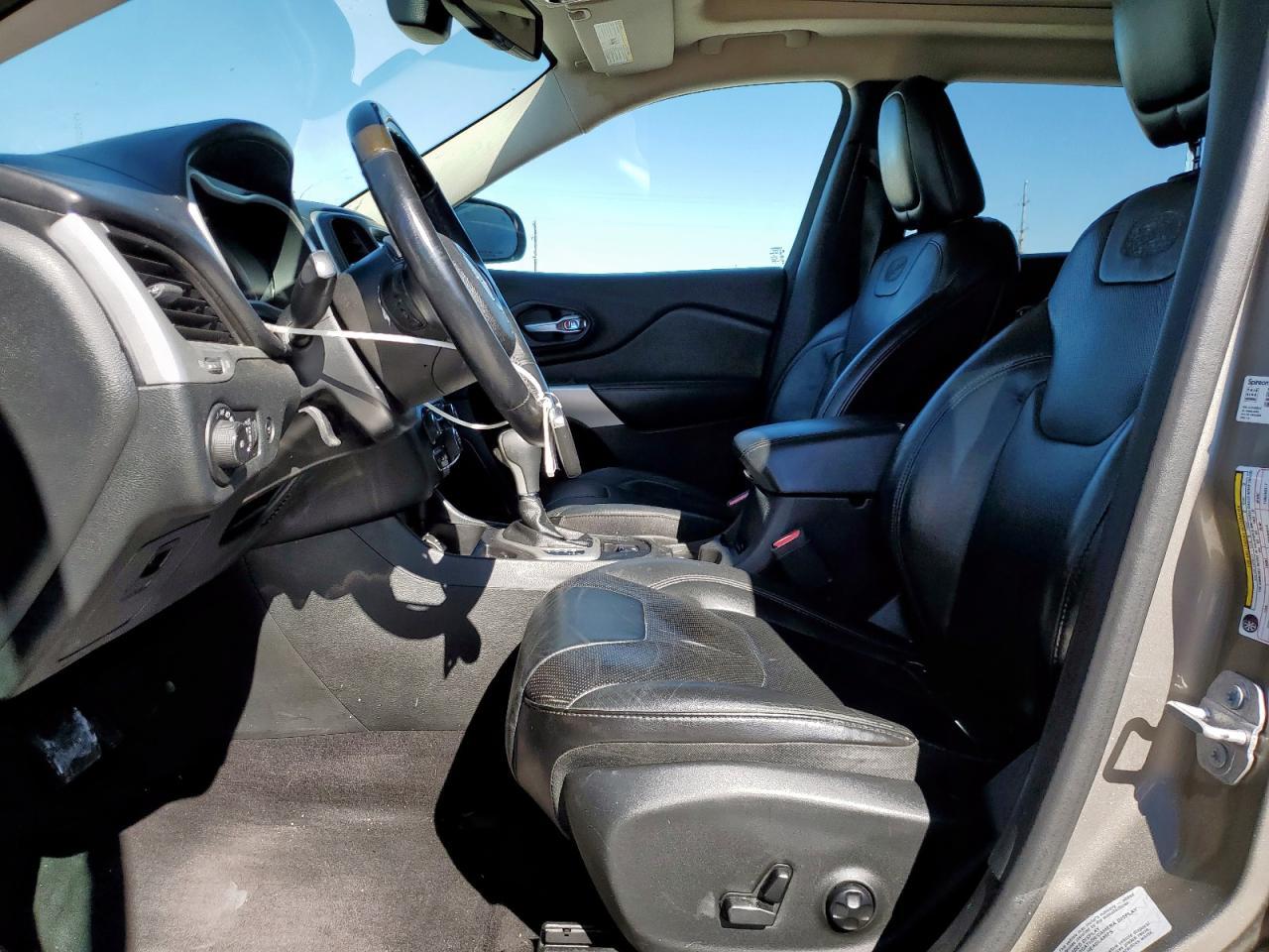 2016 Jeep Cherokee Overland