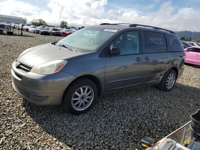 2004 Toyota Sienna CE