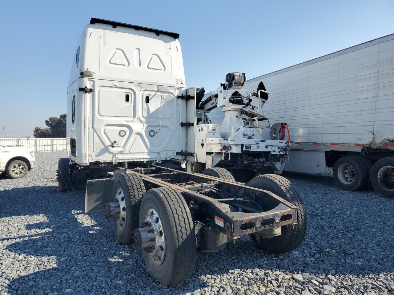 2021 Freigliner 2021 Freightliner Cascadia 126 Truck Cab AND Chass