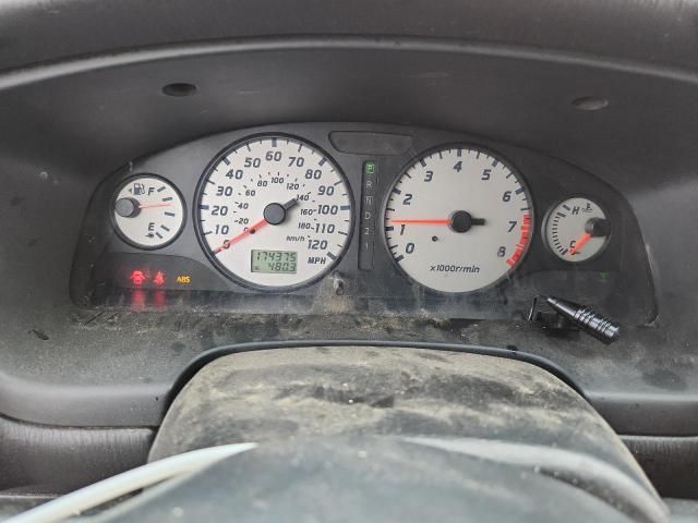 2004 Nissan Pathfinder le