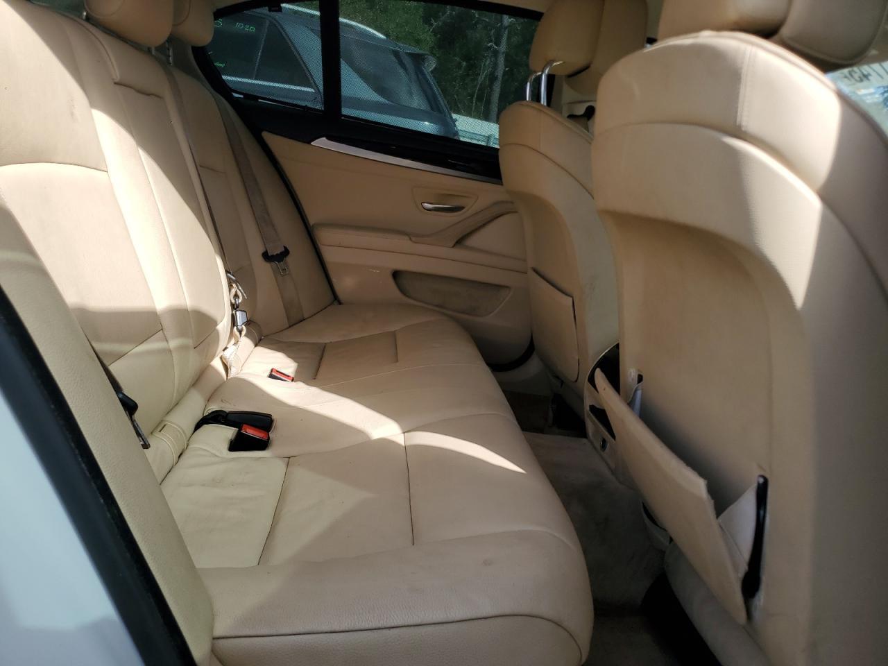 2013 BMW 528 i