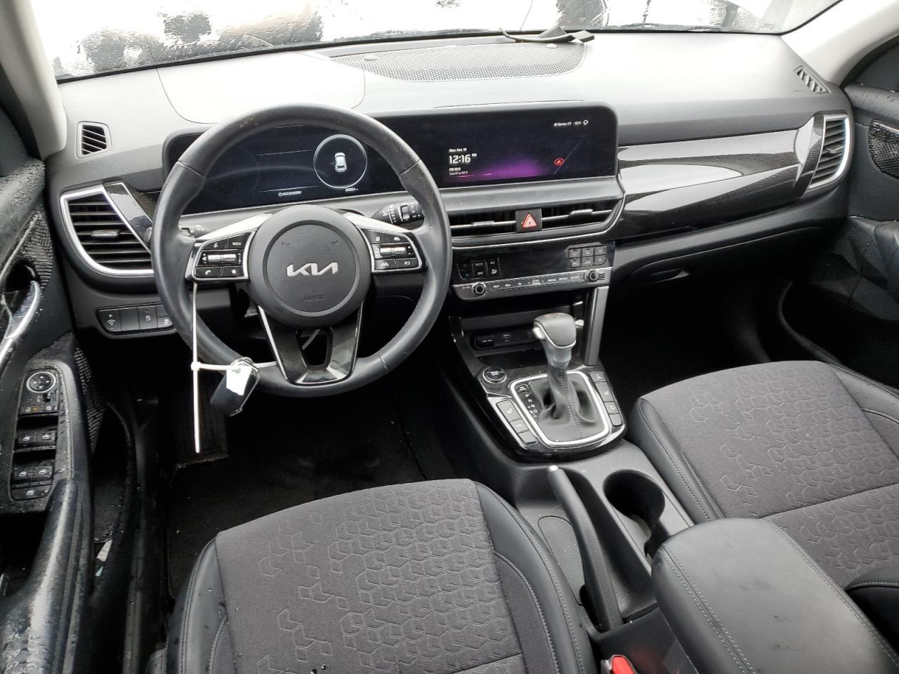 2024 KIA Seltos s