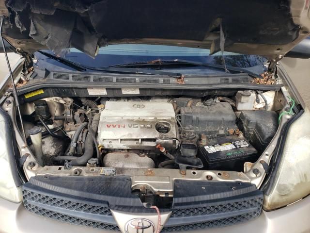 2004 Toyota Sienna CE