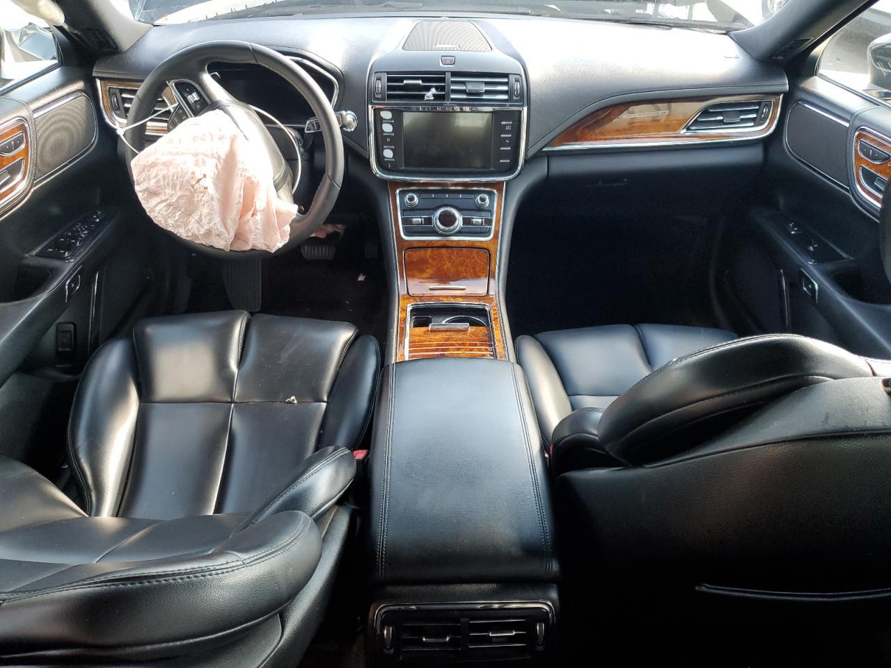 2018 Lincoln Continental Premiere