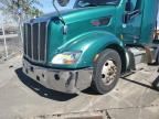 2014 Peterbilt 579 Semi Truck