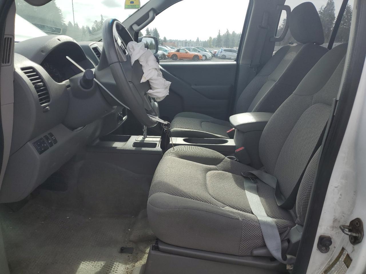 2016 Nissan Frontier s
