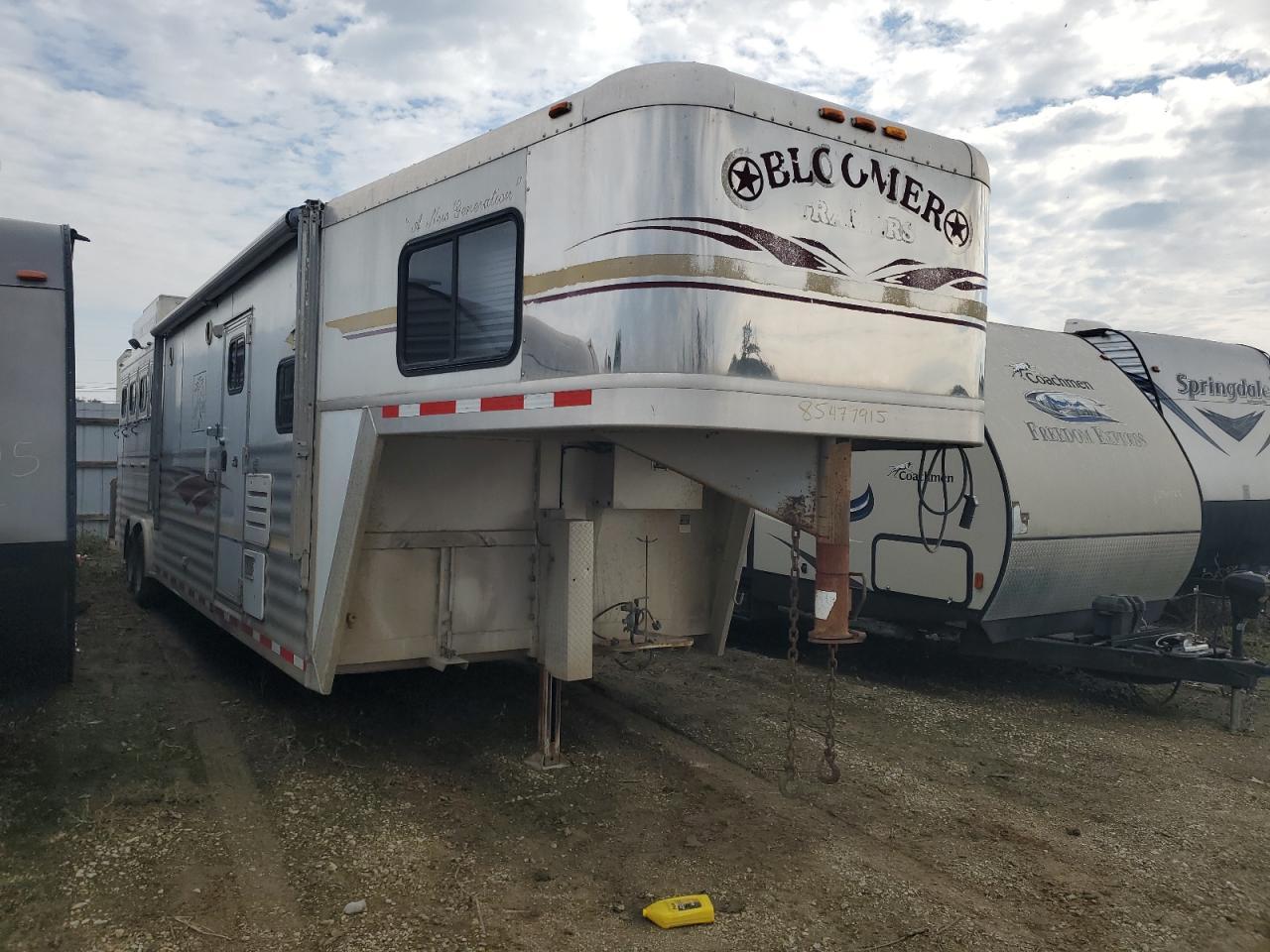 2002 Bloomer Horse Trailer