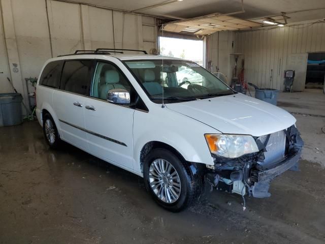 2013 Chrysler Town & Country Touring L