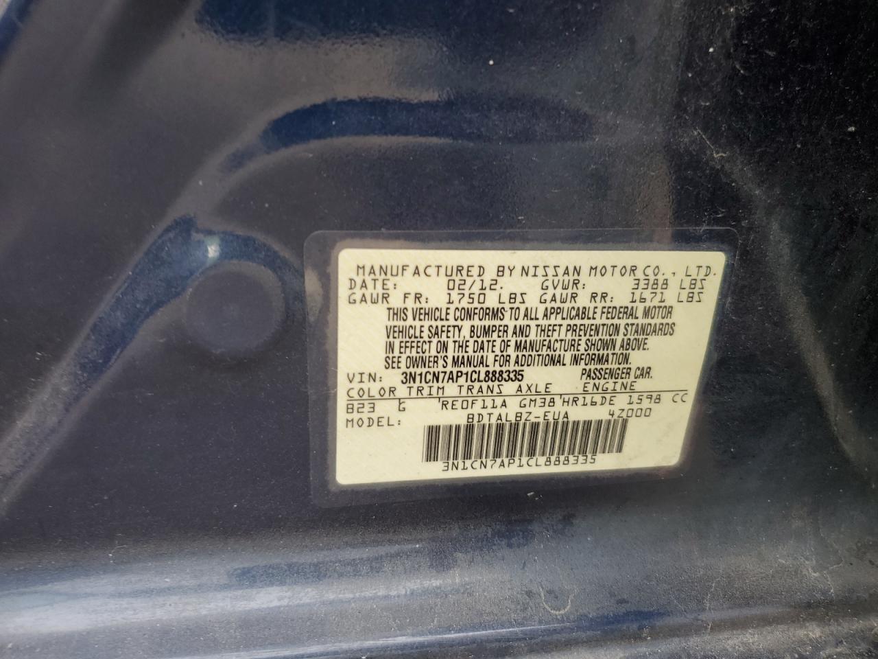 2012 Niss Versa s