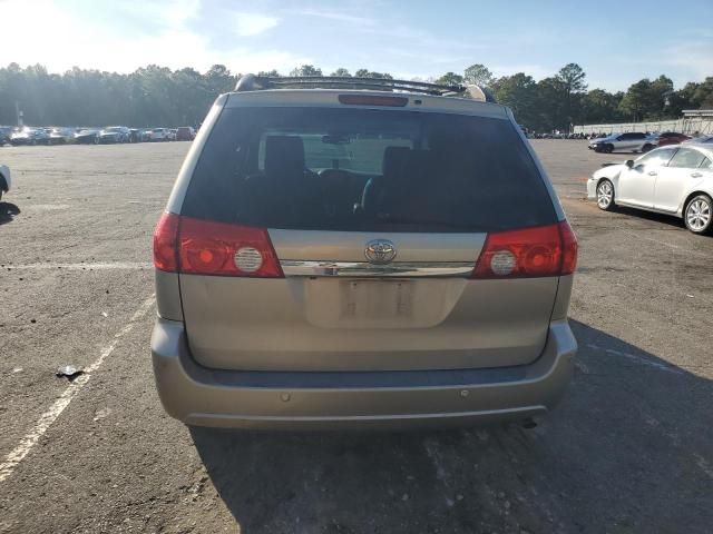 2010 Toyota Sienna xle