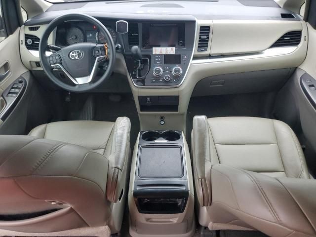 2015 Toyota Sienna LE