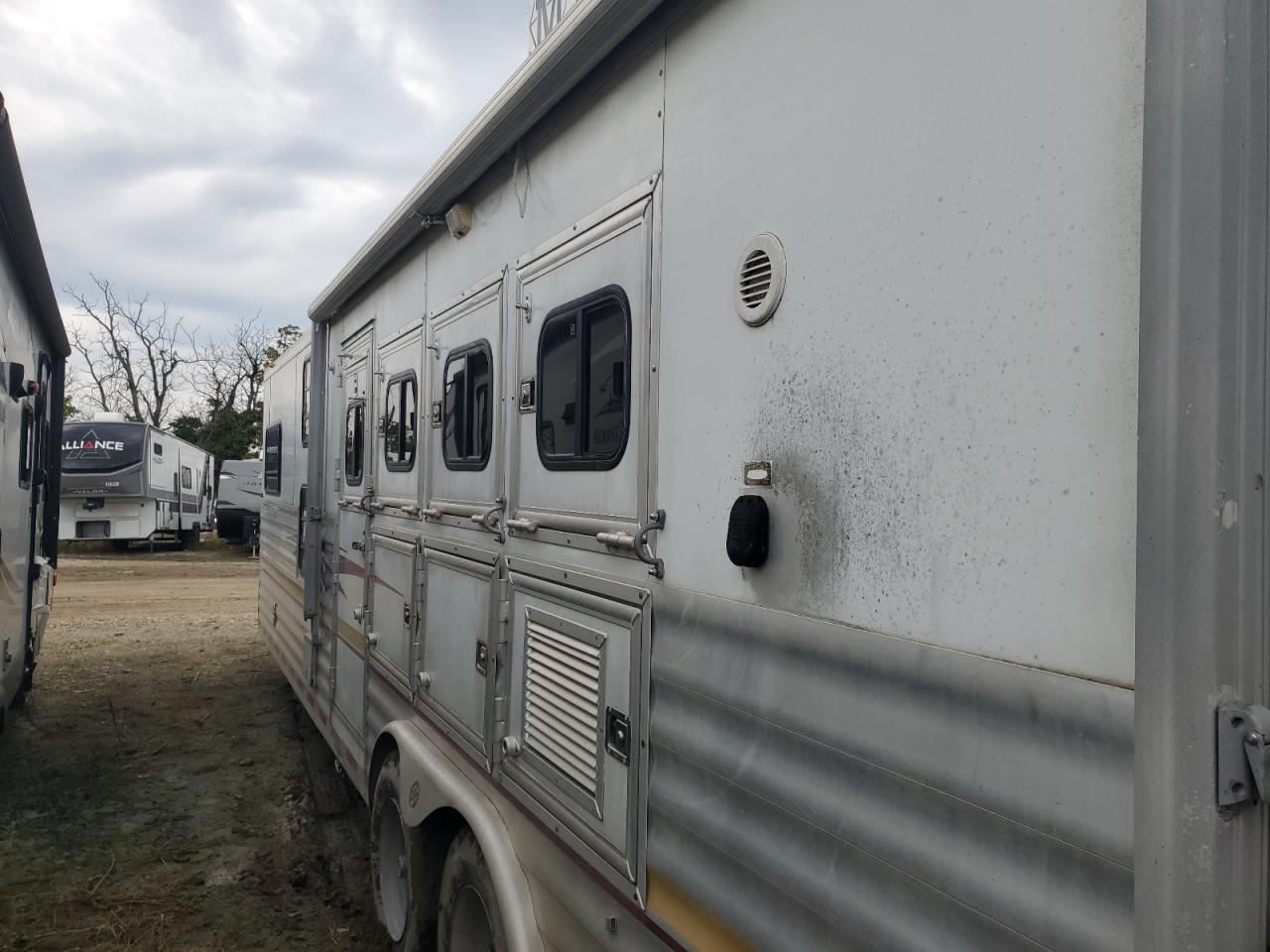 2002 Bloomer Horse Trailer