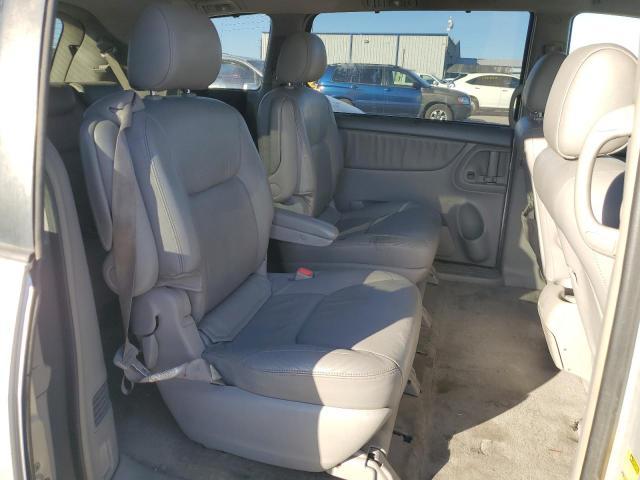 2004 Toyota Sienna xle