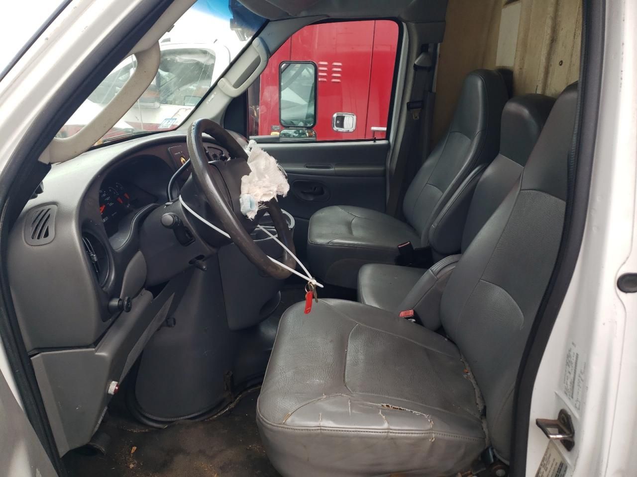 2007 Ford E450 Delivery Truck