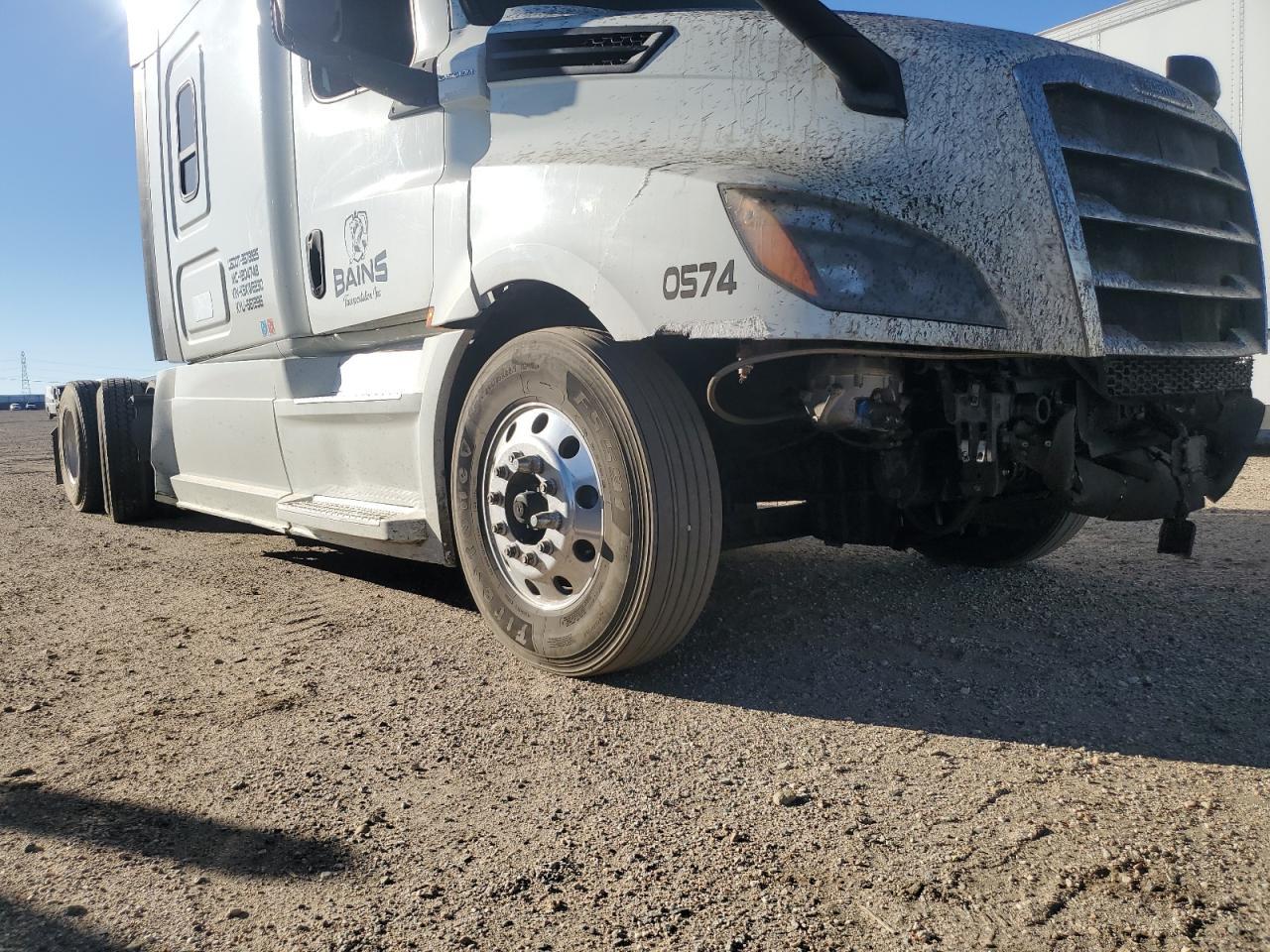 2019 Freigliner 2019 Freightliner Cascadia 126 Semi Truck