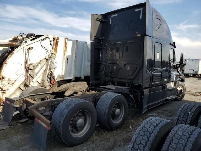 2015 Freightliner Cascadia 125