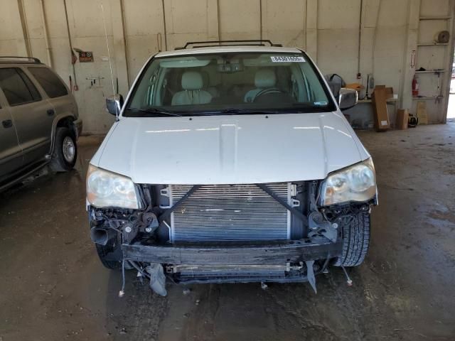 2013 Chrysler Town & Country Touring L