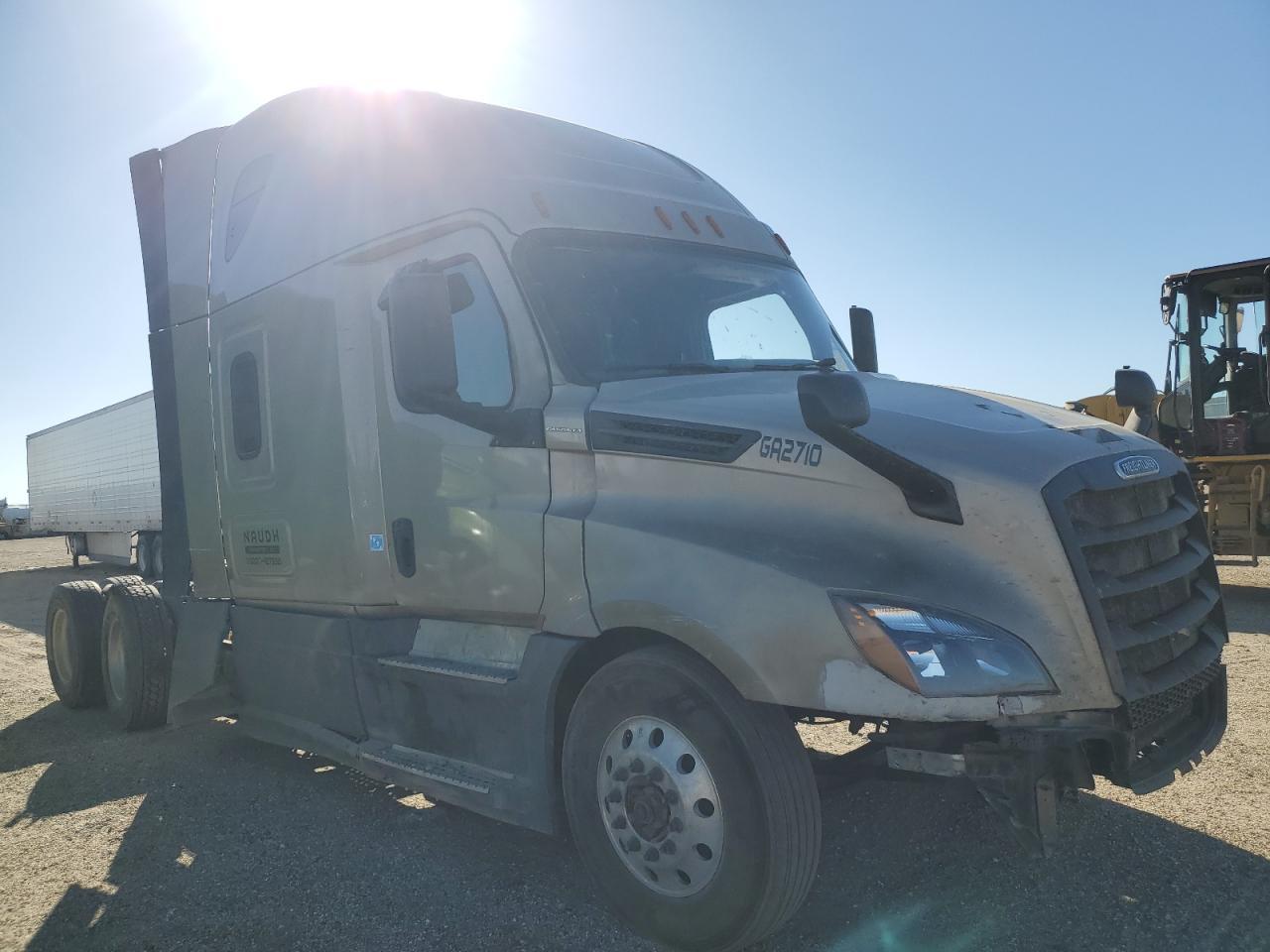 2019 Freightliner Cascadia 126 Semi Truck