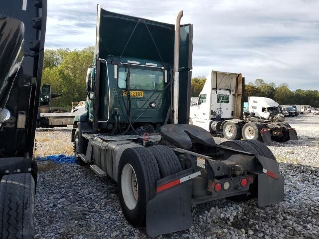 2017 Mack 600 CXU600-Semi Truck