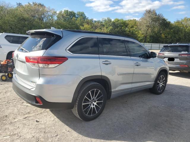 2017 Toyota Highlander se