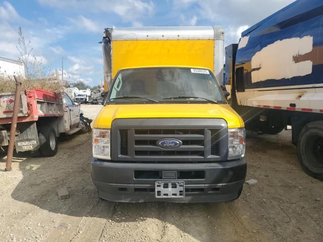 2022 Ford Econoline-BOX Truck