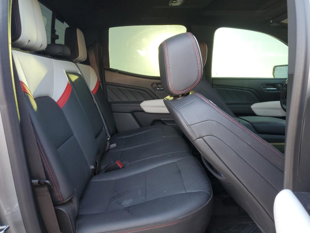2024 GMC Canyon At4x