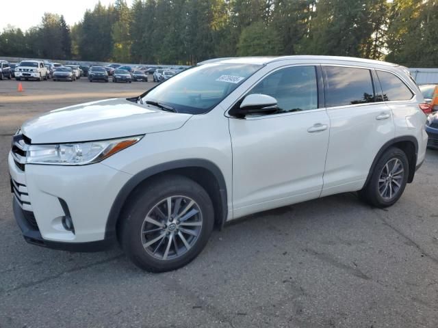 2017 Toyota Highlander SE